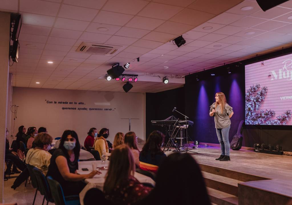 Viaje al futuro - Área de Mujeres CVC Málaga | Centro de Vida Cristiana