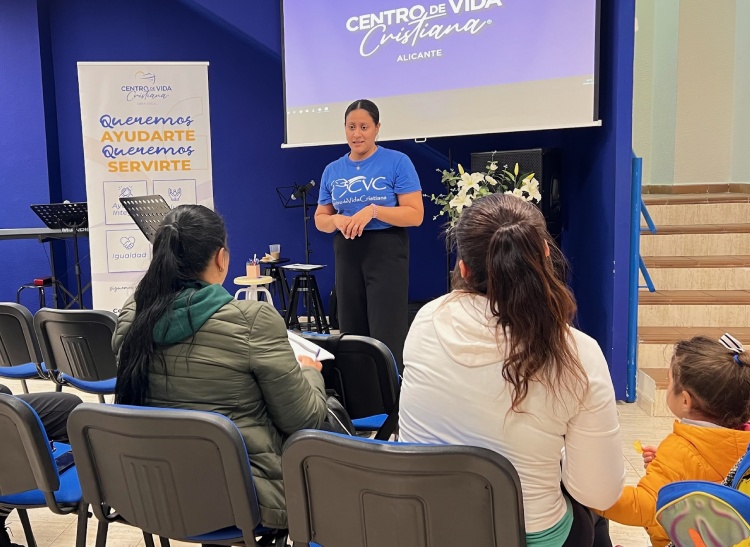 La Caixa ayuda a impulsar un proyecto que realizamos en Centro de Vida Cristiana Alicante | Centro de Vida Cristiana
