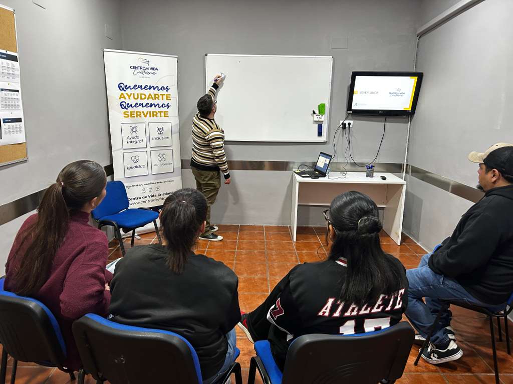 Jóvenes con valor y libres de adicciones en CVC Málaga | Centro de Vida Cristiana