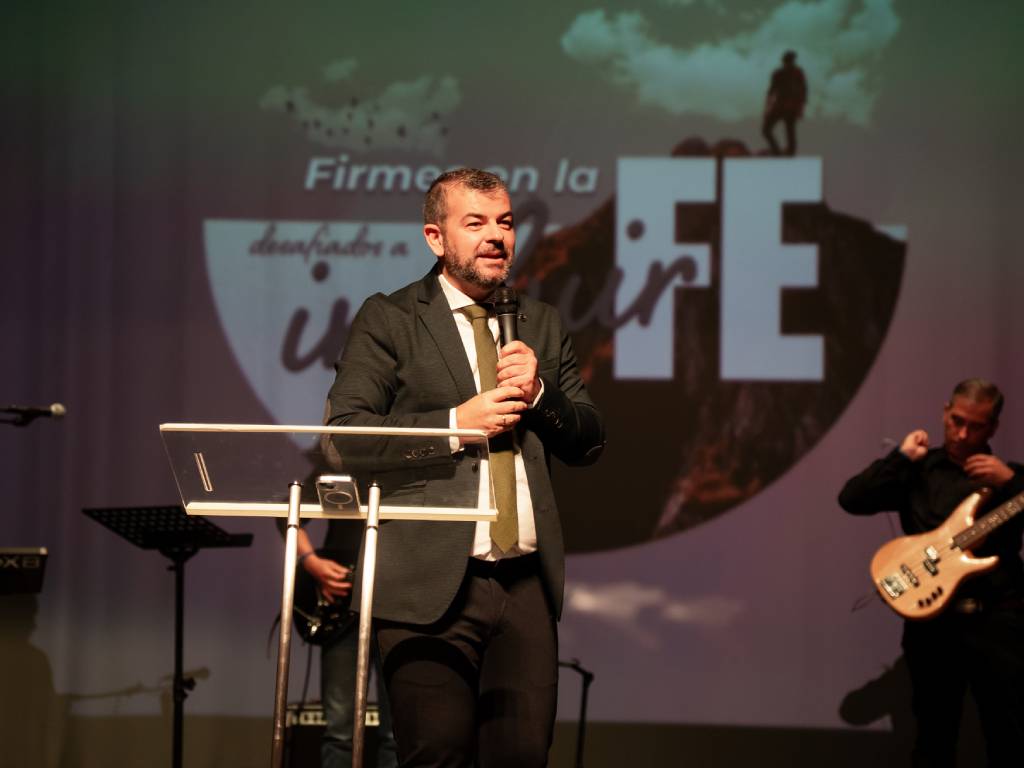 Firmes en la fe | Centro de Vida Cristiana