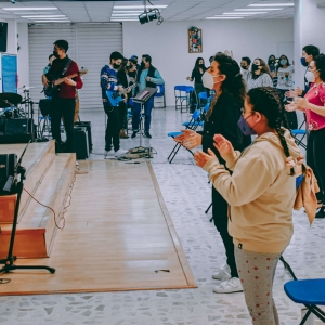 Tarde de alabanza y adoración | Centro de Vida Cristiana
