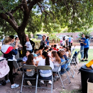 Fomentamos la crianza positiva y el buen trato entre las familias en CVC Málaga | Centro de Vida Cristiana