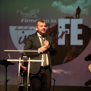 Firmes en la fe | Centro de Vida Cristiana