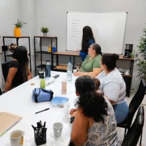 Creer en una misma para avanzar: impulsamos la autonomía de las mujeres en | Centro de Vida Cristiana